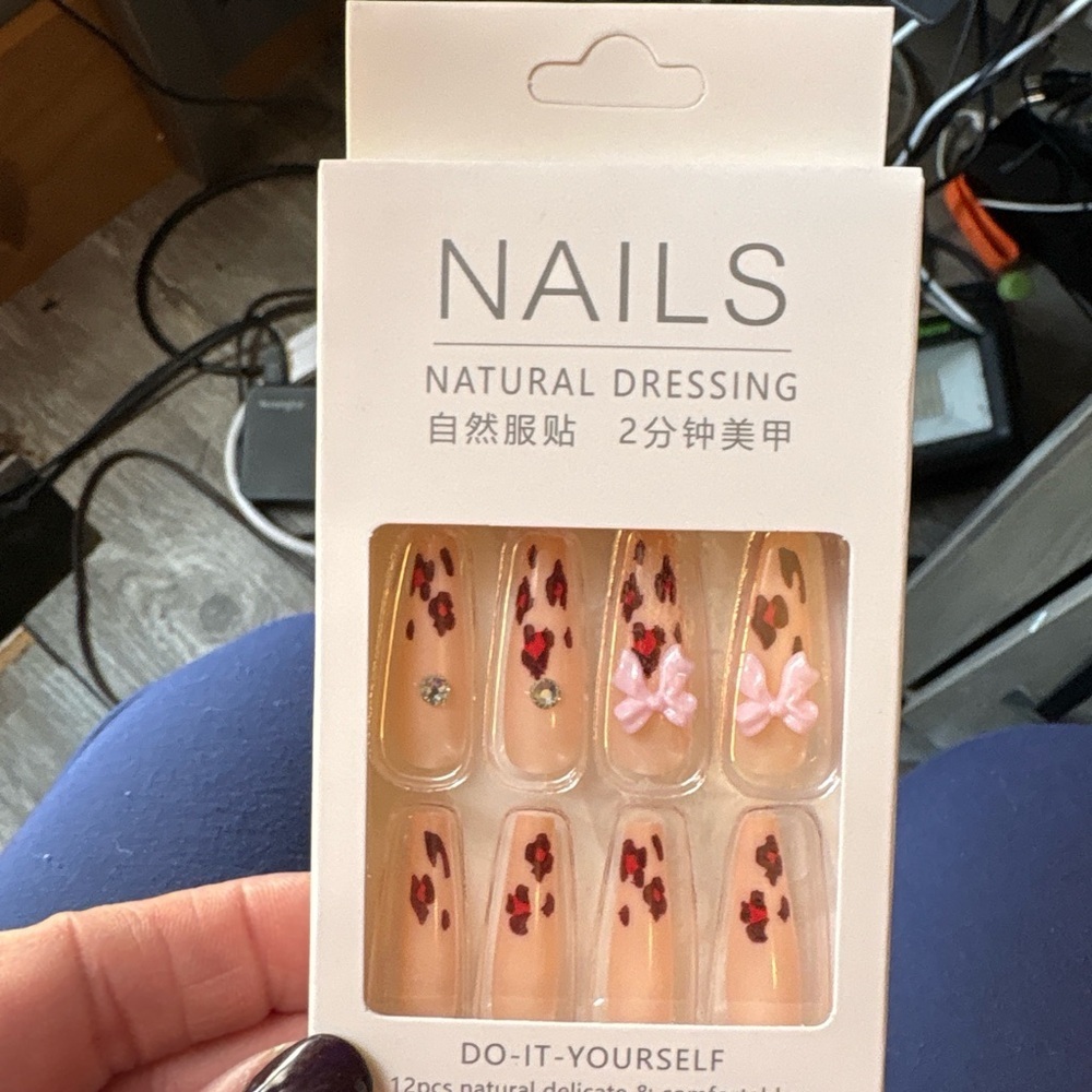 Press-On Nails with Floral Design
